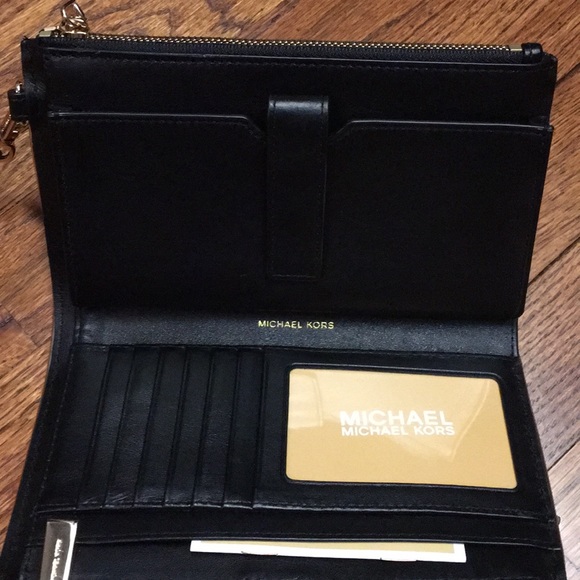 Michael Kors Double Zip Leather Phone Wristlet - Picture 2 of 3